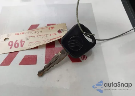 1998 Mercury Grand Marquis из США, поврежденный, VIN 2MEFM74WXWX606274